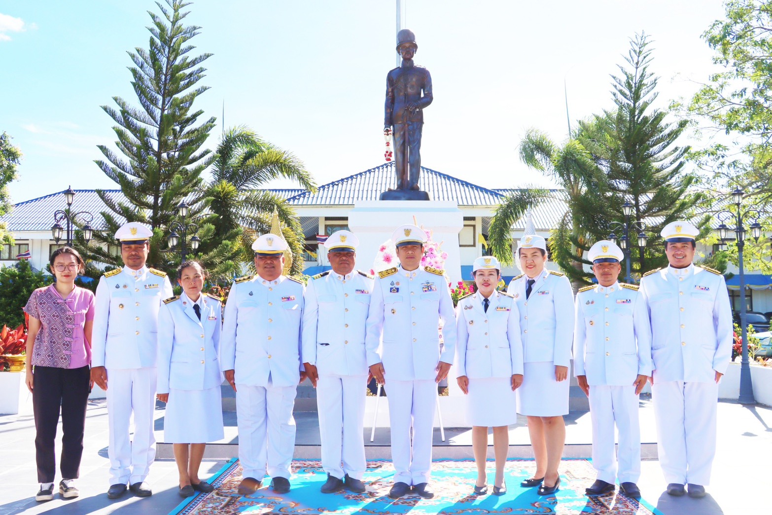 สพอ.วังสมบูรณ์ ร่วมพิธีทำบุญตักบาตรถวายพระราชกุศล พิธีสวดพระพุทธมนต์ และพิธีวางพวงมาลา เนื่องในวันปิยมหาราช